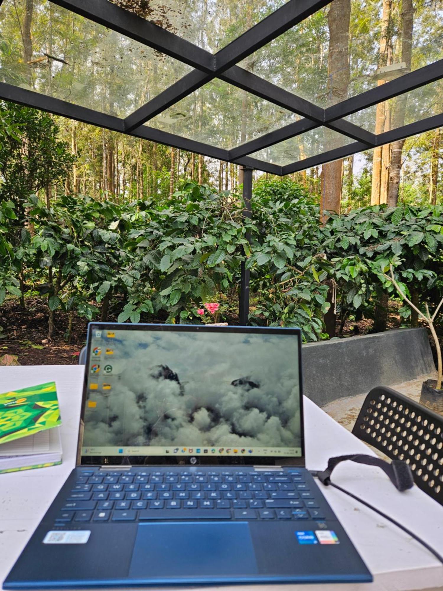 Benomadic Eco Hostel, Madikeri, Coorg Suntikoppa Luaran gambar